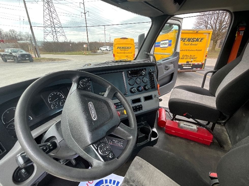 Day Cab Tractor-Heavy Duty Tractors-Freightliner-2019-T12664ST-Cambridge-ON-479,282\n\t\tkm-$ 59,500 - Image 10