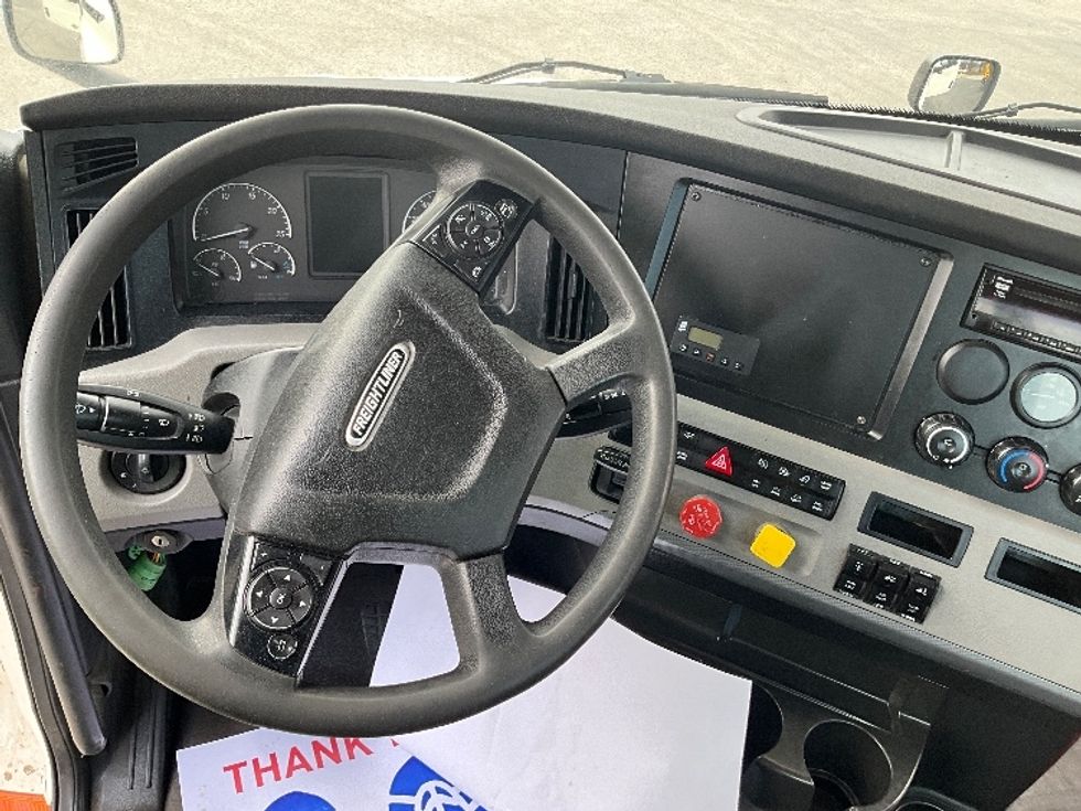 Day Cab Tractor-Heavy Duty Tractors-Freightliner-2019-T12664ST-Cambridge-ON-479,282\n\t\tkm-$ 59,500 - Image 11