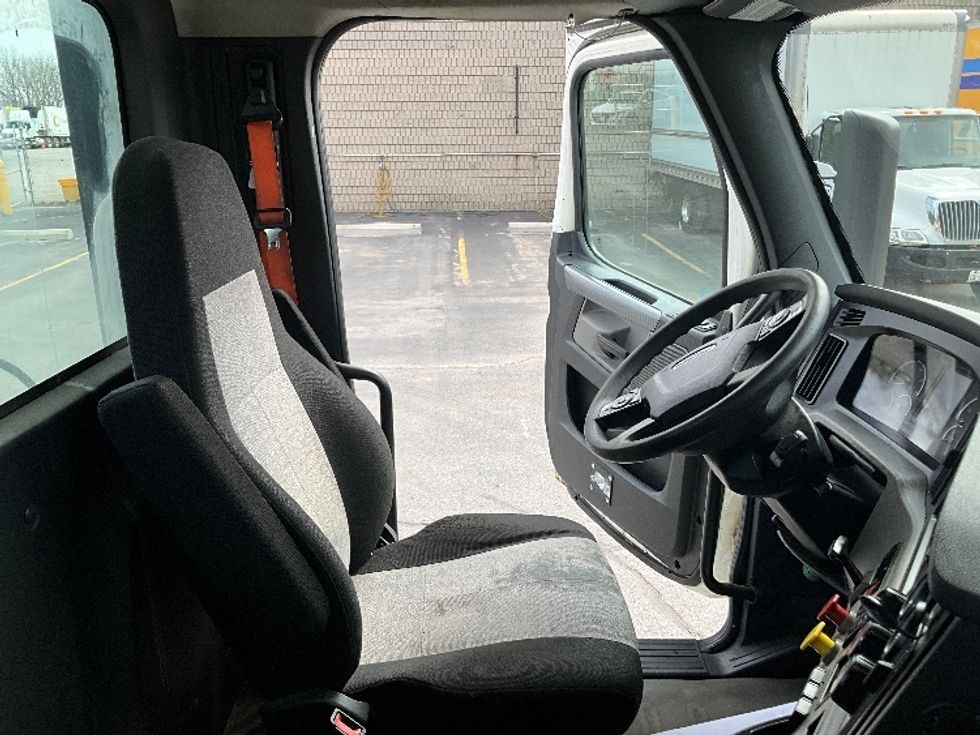 Day Cab Tractor-Heavy Duty Tractors-Freightliner-2019-T12664ST-Cambridge-ON-479,282\n\t\tkm-$ 59,500 - Image 14