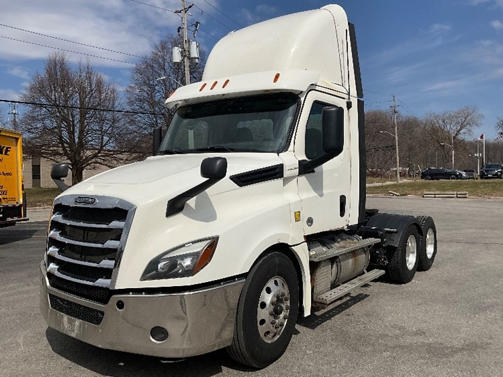 Day Cab Tractor-Heavy Duty Tractors-Freightliner-2019-T12664ST-Cambridge-ON-479,282\n\t\tkm-$ 59,500 - Image 3