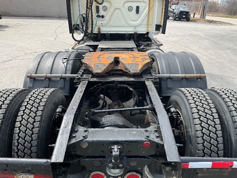 Day Cab Tractor-Heavy Duty Tractors-Freightliner-2019-T12664ST-Cambridge-ON-479,282\n\t\tkm-$ 59,500 - Image 6