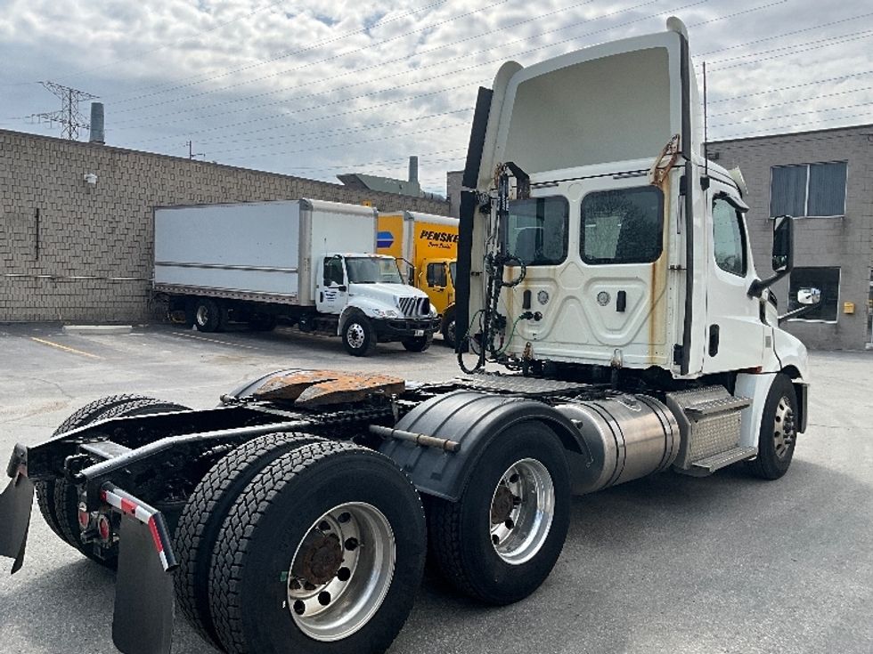 Day Cab Tractor-Heavy Duty Tractors-Freightliner-2019-T12664ST-Cambridge-ON-479,282\n\t\tkm-$ 59,500 - Image 7