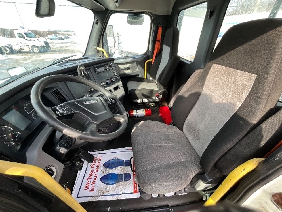 Day Cab Tractor-Heavy Duty Tractors-Freightliner-2019-T12664ST-Cambridge-ON-907,352\n\t\tkm-$ 43,000 - Image 10