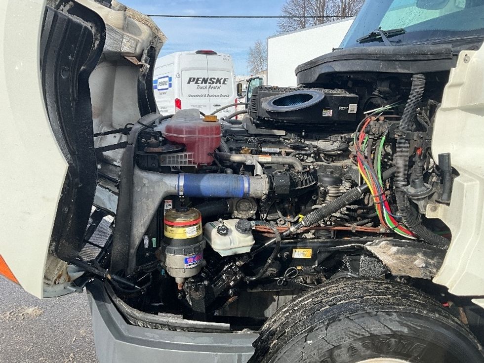 Day Cab Tractor-Heavy Duty Tractors-Freightliner-2019-T12664ST-Cambridge-ON-907,352\n\t\tkm-$ 43,000 - Image 16