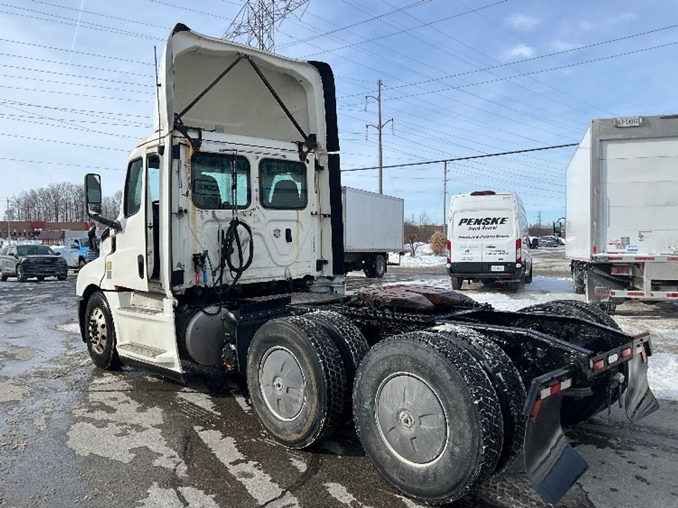 Day Cab Tractor-Heavy Duty Tractors-Freightliner-2019-T12664ST-Cambridge-ON-907,352\n\t\tkm-$ 43,000 - Image 5