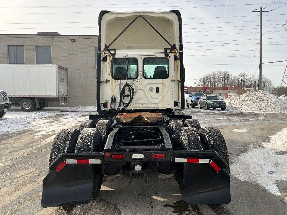 Day Cab Tractor-Heavy Duty Tractors-Freightliner-2019-T12664ST-Cambridge-ON-907,352\n\t\tkm-$ 43,000 - Image 6