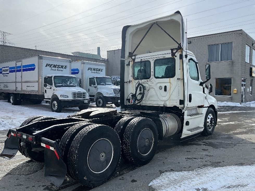 Day Cab Tractor-Heavy Duty Tractors-Freightliner-2019-T12664ST-Cambridge-ON-907,352\n\t\tkm-$ 43,000 - Image 7