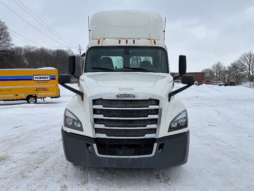 Day Cab Tractor-Heavy Duty Tractors-Freightliner-2019-T12664ST-Cambridge-ON-956,182\n\t\tkm-$ 39,500 - Image 2