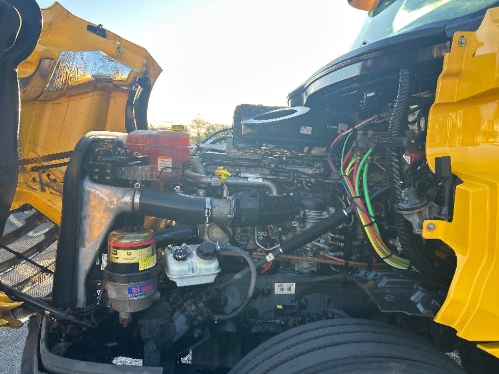 Day Cab Tractor-Heavy Duty Tractors-Freightliner-2019-T12664ST-Canton-OH-190,749\n\t\tmiles-$ 48,500 - Image 16