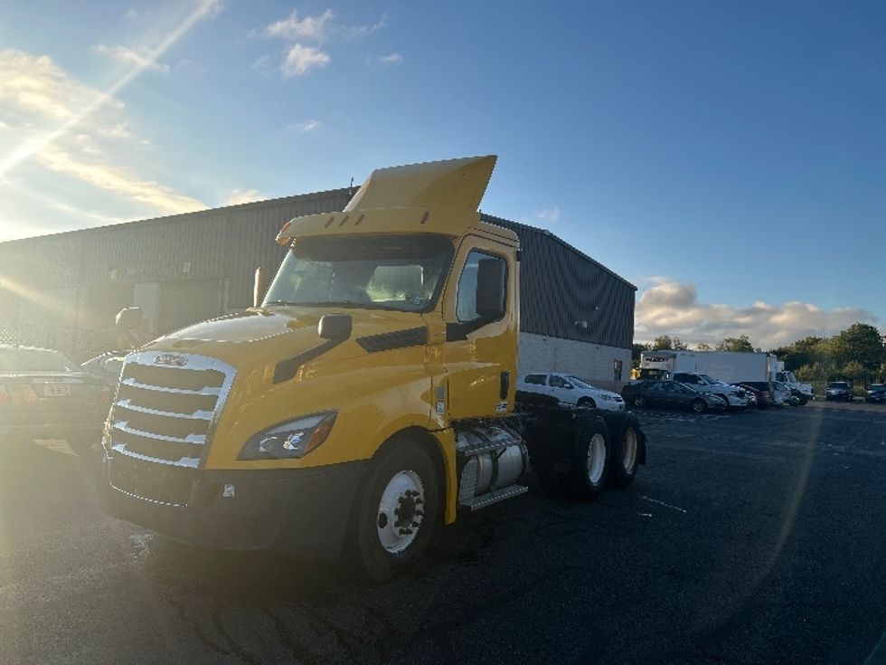 Day Cab Tractor-Heavy Duty Tractors-Freightliner-2019-T12664ST-Canton-OH-190,749\n\t\tmiles-$ 48,500 - Image 3