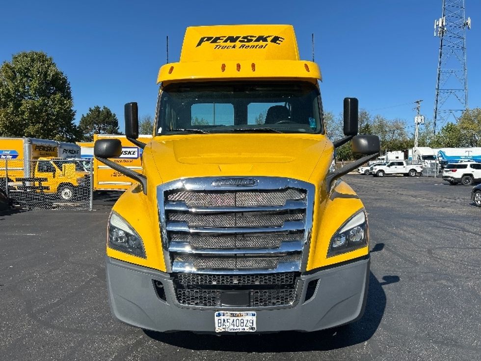 Day Cab Tractor-Heavy Duty Tractors-Freightliner-2019-T12664ST-Canton-OH-205,128\n\t\tmiles-$ 47,750 - Image 2
