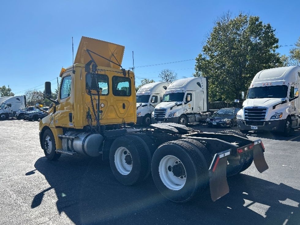 Day Cab Tractor-Heavy Duty Tractors-Freightliner-2019-T12664ST-Canton-OH-205,128\n\t\tmiles-$ 47,750 - Image 5
