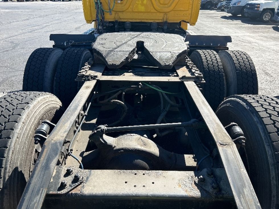 Day Cab Tractor-Heavy Duty Tractors-Freightliner-2019-T12664ST-Canton-OH-205,128\n\t\tmiles-$ 47,750 - Image 6