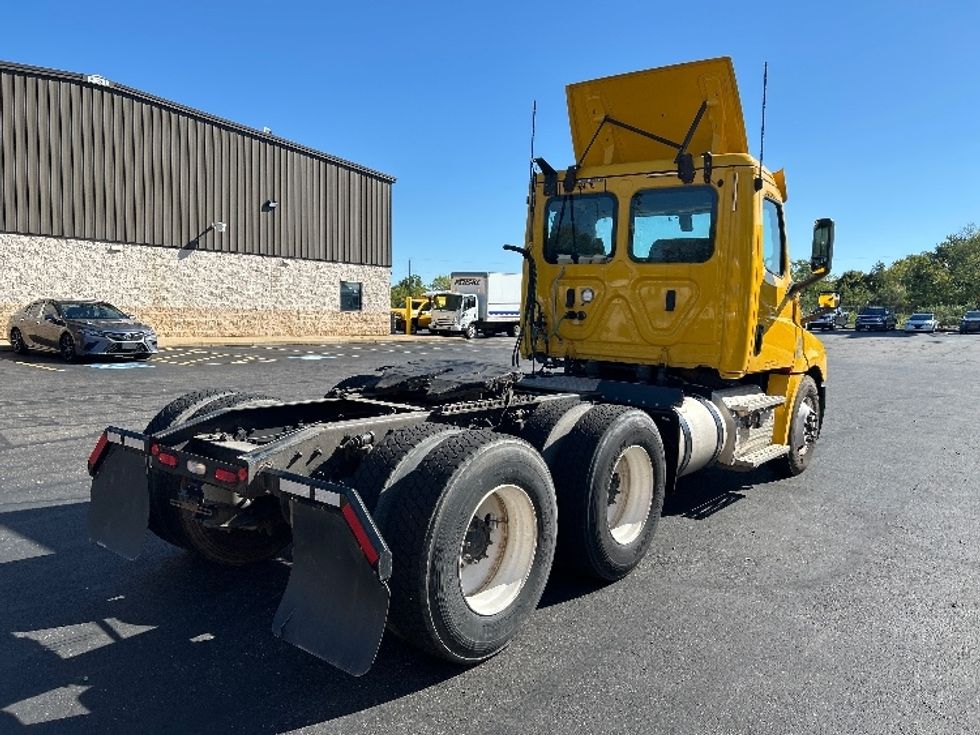 Day Cab Tractor-Heavy Duty Tractors-Freightliner-2019-T12664ST-Canton-OH-205,128\n\t\tmiles-$ 47,750 - Image 7
