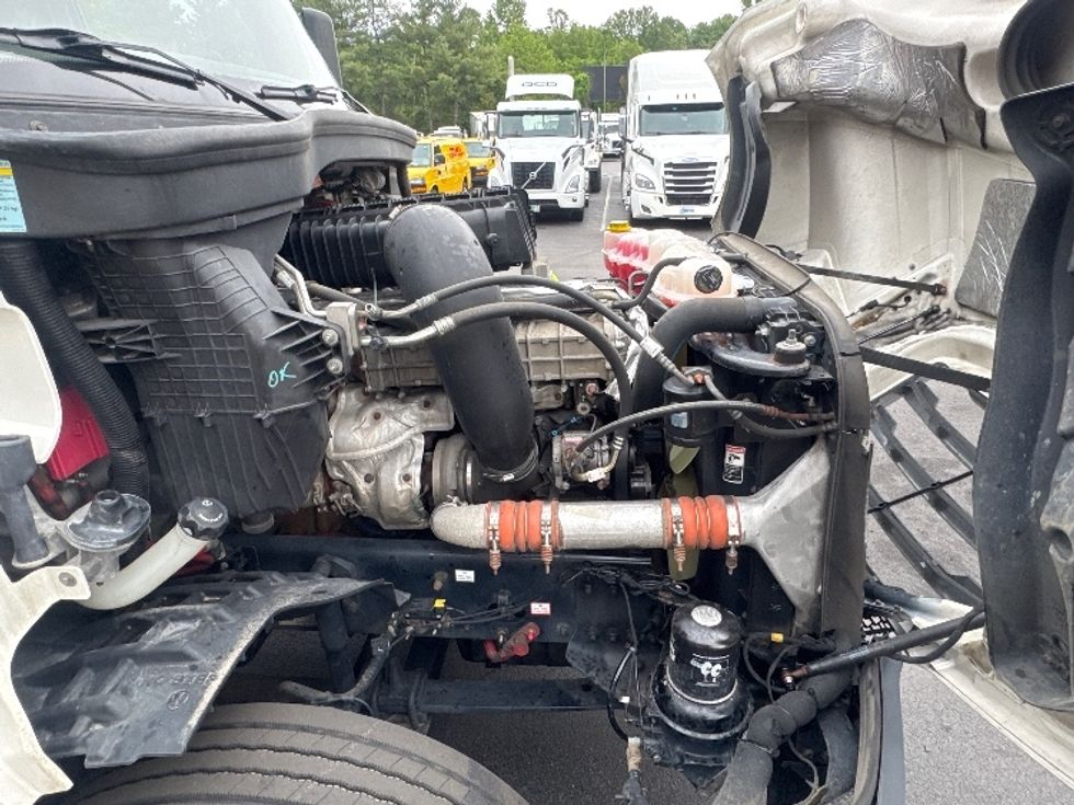 Day Cab Tractor-Heavy Duty Tractors-Freightliner-2019-T12664ST-Capitol Heights-MD-339,761\n\t\tmiles-$ 46,250 - Image 15