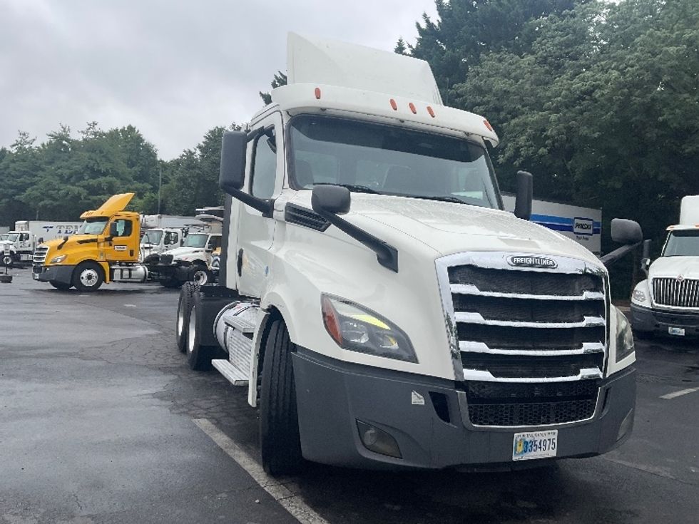 Day Cab Tractor-Heavy Duty Tractors-Freightliner-2019-T12664ST-Capitol Heights-MD-385,271\n\t\tmiles-$ 45,500 - Image 1