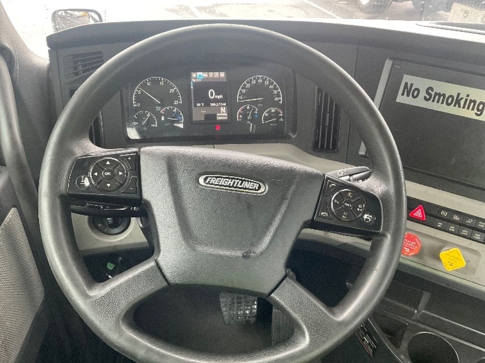 Day Cab Tractor-Heavy Duty Tractors-Freightliner-2019-T12664ST-Capitol Heights-MD-385,271\n\t\tmiles-$ 45,500 - Image 11