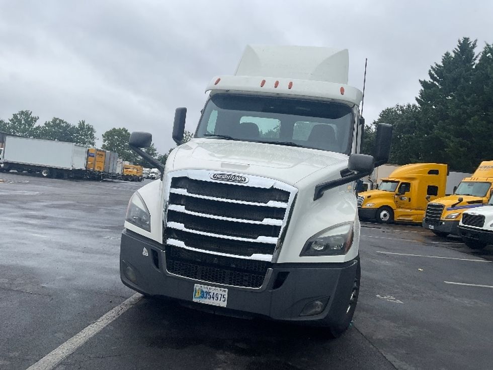 Day Cab Tractor-Heavy Duty Tractors-Freightliner-2019-T12664ST-Capitol Heights-MD-385,271\n\t\tmiles-$ 45,500 - Image 2