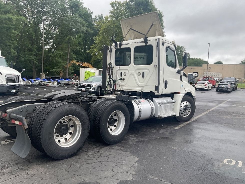 Day Cab Tractor-Heavy Duty Tractors-Freightliner-2019-T12664ST-Capitol Heights-MD-385,271\n\t\tmiles-$ 45,500 - Image 7