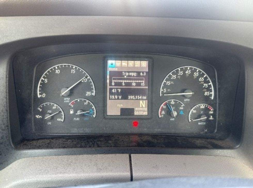 Day Cab Tractor-Heavy Duty Tractors-Freightliner-2019-T12664ST-Capitol Heights-MD-398,193\n\t\tmiles-$ 39,000 - Image 17