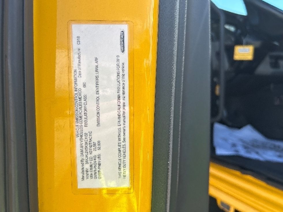 Day Cab Tractor-Heavy Duty Tractors-Freightliner-2019-T12664ST-Capitol Heights-MD-398,193\n\t\tmiles-$ 39,000 - Image 18