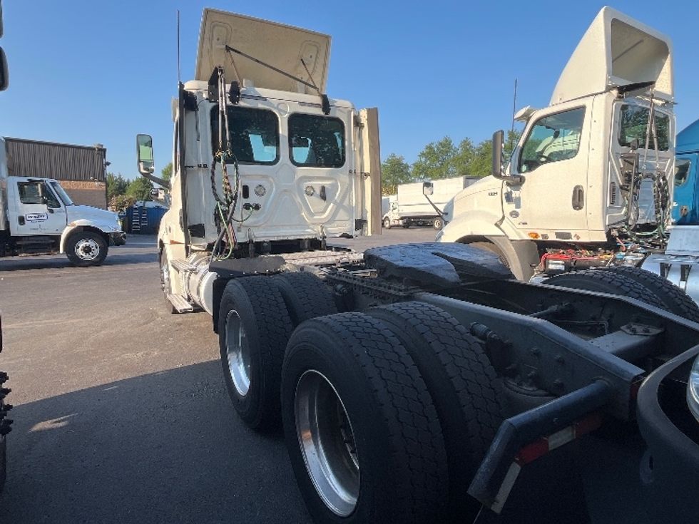 Day Cab Tractor-Heavy Duty Tractors-Freightliner-2019-T12664ST-Capitol Heights-MD-400,801\n\t\tmiles-$ 36,250 - Image 7