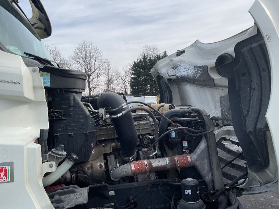 Day Cab Tractor-Heavy Duty Tractors-Freightliner-2019-T12664ST-Capitol Heights-MD-402,772\n\t\tmiles-$ 39,750 - Image 15