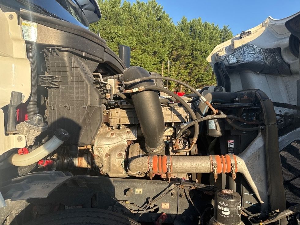Day Cab Tractor-Heavy Duty Tractors-Freightliner-2019-T12664ST-Capitol Heights-MD-425,698\n\t\tmiles-$ 43,000 - Image 15