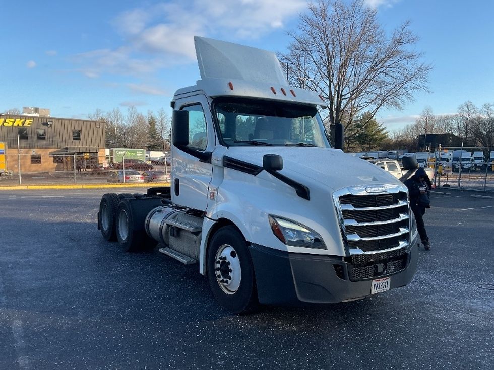 Day Cab Tractor-Heavy Duty Tractors-Freightliner-2019-T12664ST-Capitol Heights-MD-444,280\n\t\tmiles-$ 46,500 - Image 1