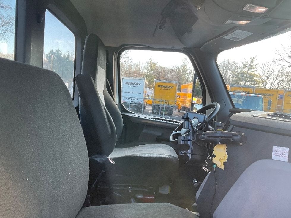 Day Cab Tractor-Heavy Duty Tractors-Freightliner-2019-T12664ST-Capitol Heights-MD-444,280\n\t\tmiles-$ 46,500 - Image 14