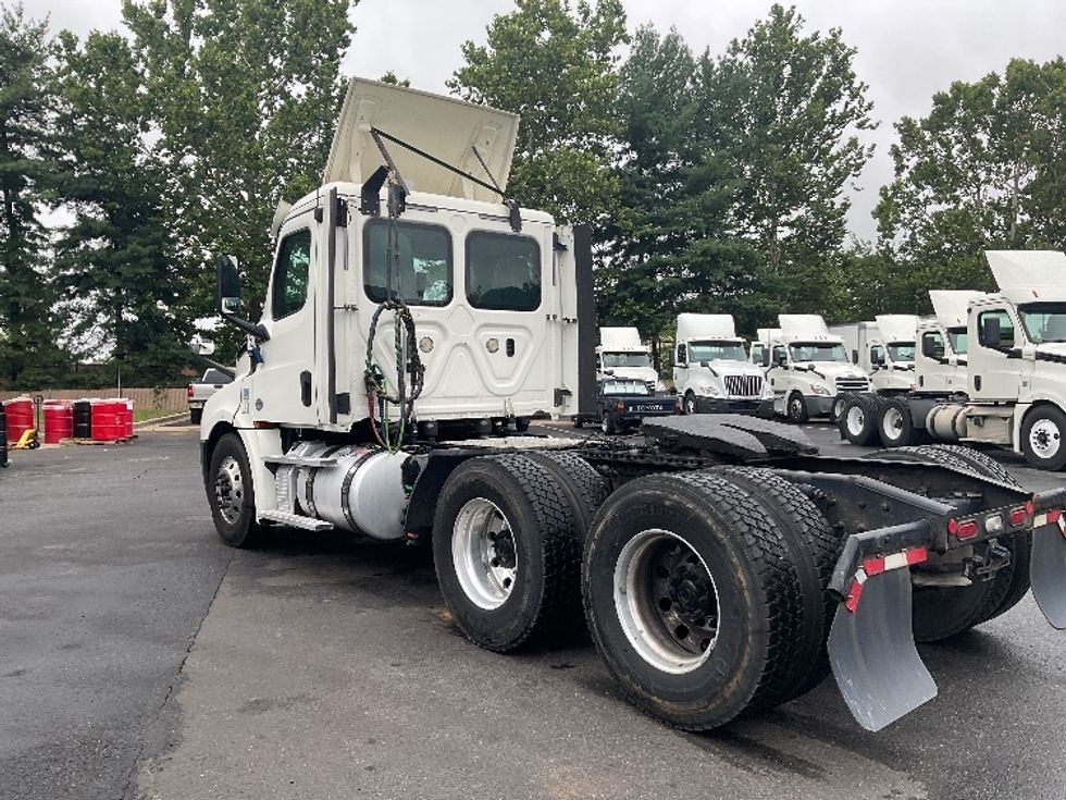 Day Cab Tractor-Heavy Duty Tractors-Freightliner-2019-T12664ST-Capitol Heights-MD-444,961\n\t\tmiles-$ 39,250 - Image 5