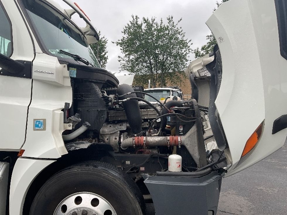 Day Cab Tractor-Heavy Duty Tractors-Freightliner-2019-T12664ST-Capitol Heights-MD-444,961\n\t\tmiles-$ 42,500 - Image 15