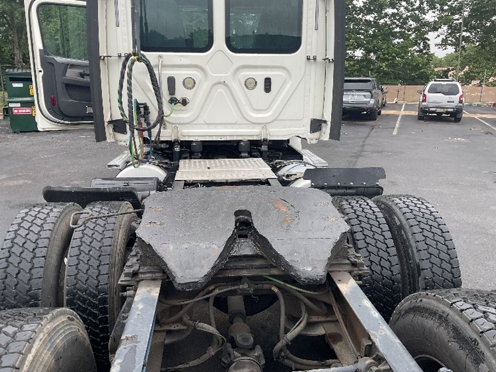 Day Cab Tractor-Heavy Duty Tractors-Freightliner-2019-T12664ST-Capitol Heights-MD-444,961\n\t\tmiles-$ 42,500 - Image 6