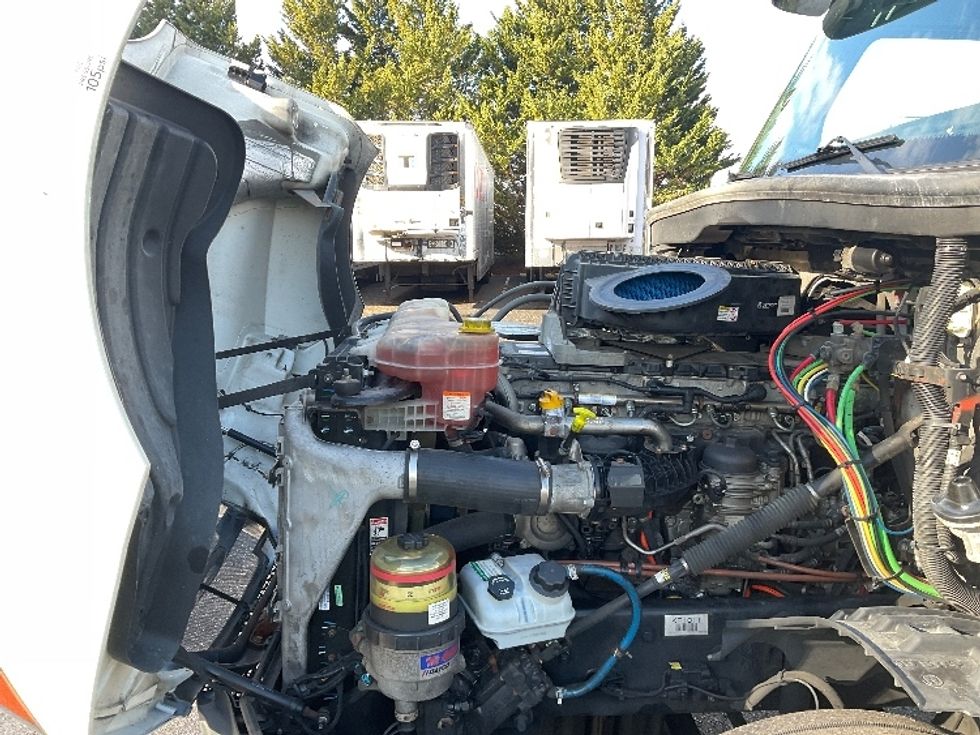 Day Cab Tractor-Heavy Duty Tractors-Freightliner-2019-T12664ST-Capitol Heights-MD-485,801\n\t\tmiles-$ 35,250 - Image 16