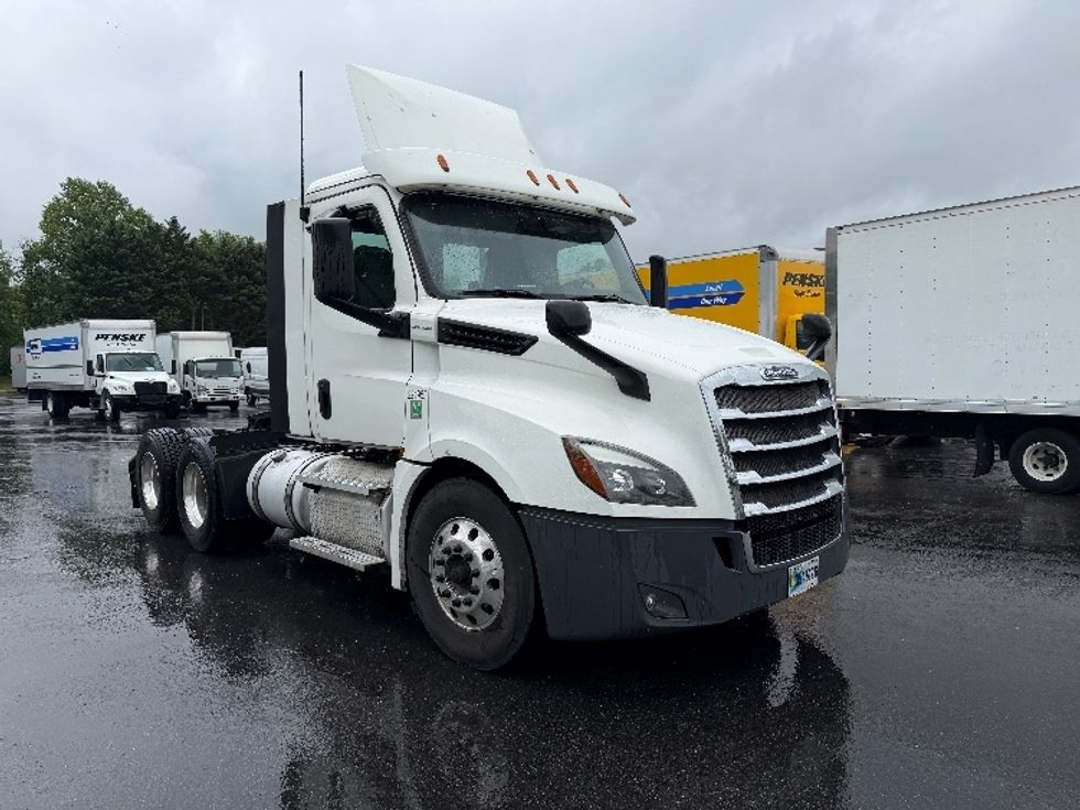 Day Cab Tractor-Heavy Duty Tractors-Freightliner-2019-T12664ST-Capitol Heights-MD-512,825\n\t\tmiles-$ 35,750 - Image 1
