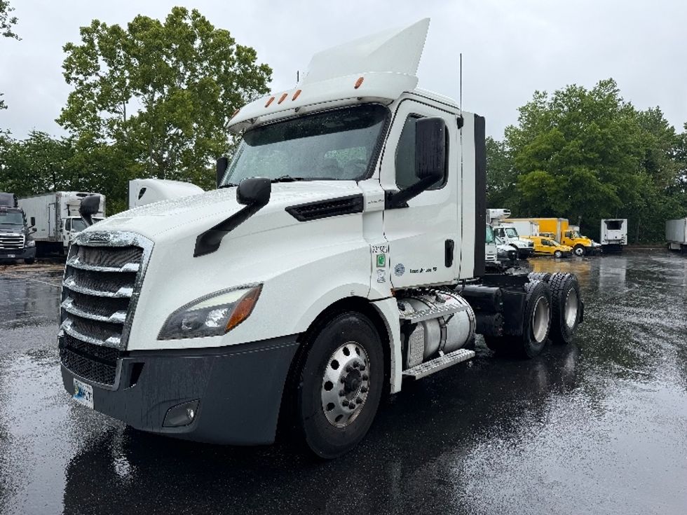 Day Cab Tractor-Heavy Duty Tractors-Freightliner-2019-T12664ST-Capitol Heights-MD-512,825\n\t\tmiles-$ 35,750 - Image 3