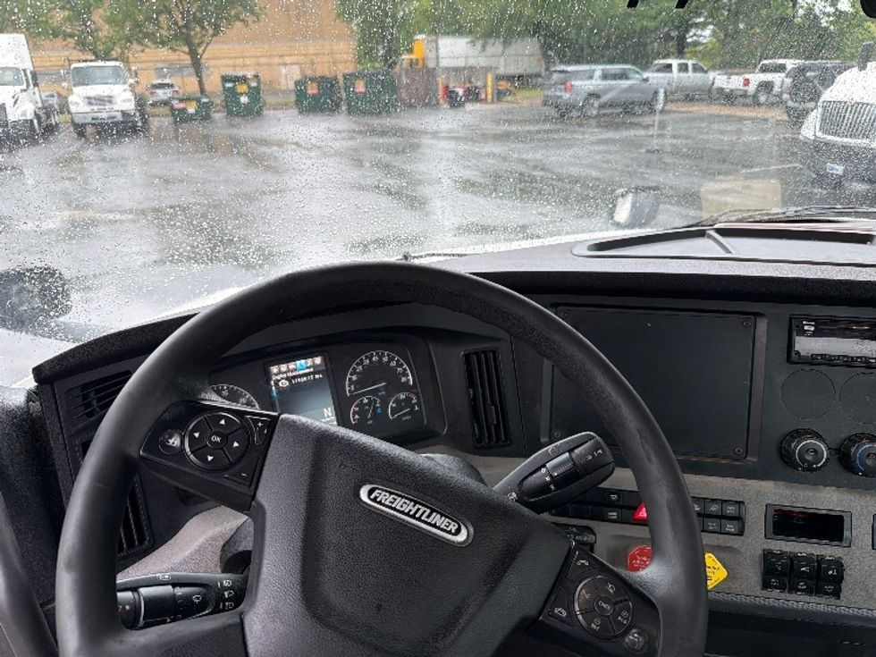 Day Cab Tractor-Heavy Duty Tractors-Freightliner-2019-T12664ST-Capitol Heights-MD-512,825\n\t\tmiles-$ 35,750 - Image 9