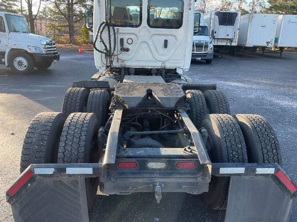 Day Cab Tractor-Heavy Duty Tractors-Freightliner-2019-T12664ST-Capitol Heights-MD-525,988\n\t\tmiles-$ 42,500 - Image 6