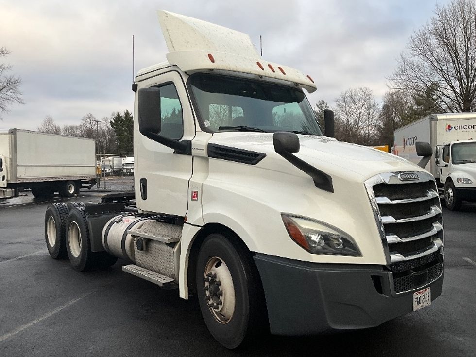 Day Cab Tractor-Heavy Duty Tractors-Freightliner-2019-T12664ST-Capitol Heights-MD-554,996\n\t\tmiles-$ 38,000 - Image 1