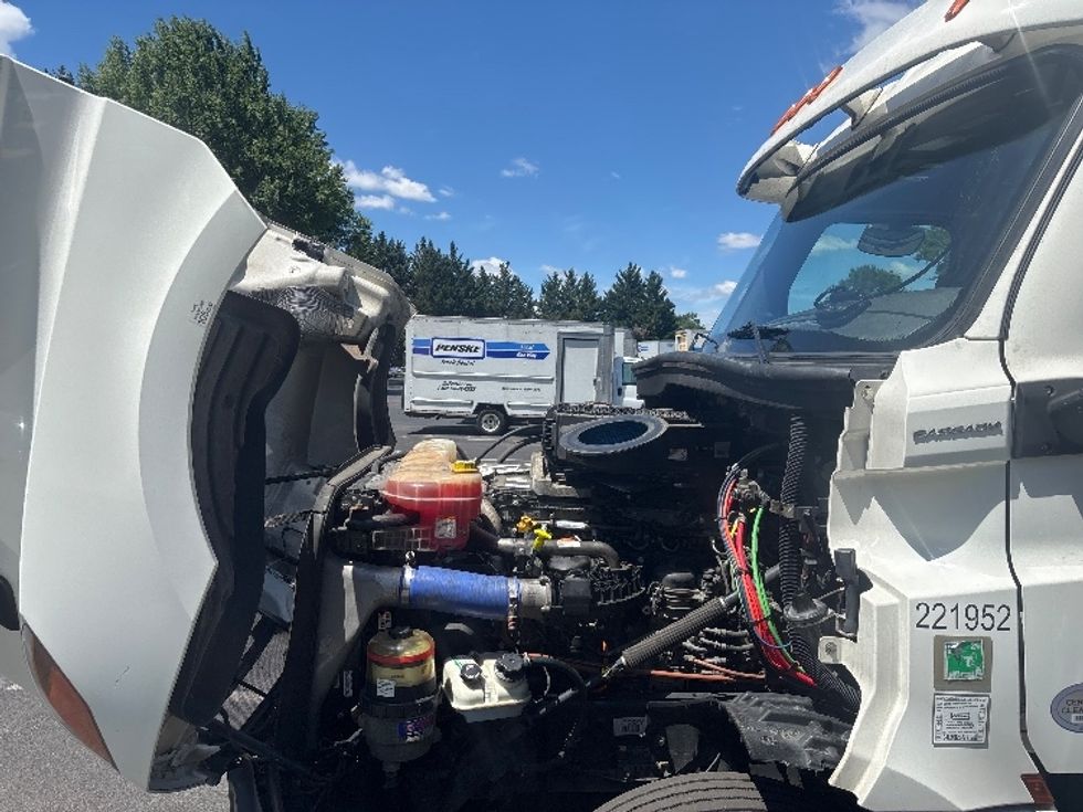 Day Cab Tractor-Heavy Duty Tractors-Freightliner-2019-T12664ST-Capitol Heights-MD-557,767\n\t\tmiles-$ 32,750 - Image 16