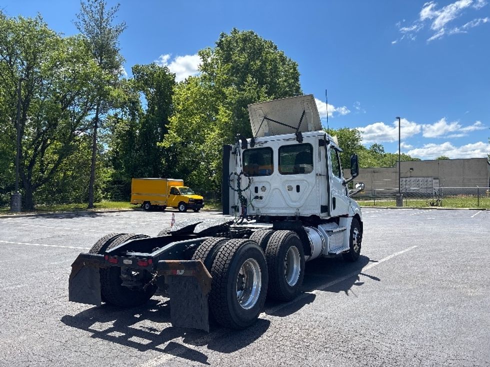 Day Cab Tractor-Heavy Duty Tractors-Freightliner-2019-T12664ST-Capitol Heights-MD-557,767\n\t\tmiles-$ 32,750 - Image 7