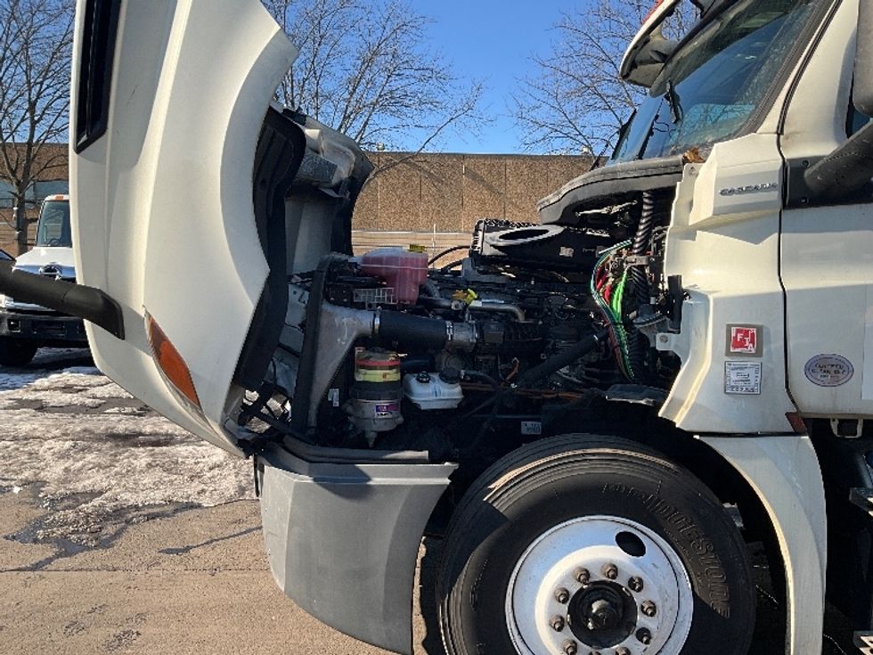 Day Cab Tractor-Heavy Duty Tractors-Freightliner-2019-T12664ST-Capitol Heights-MD-562,109\n\t\tmiles-$ 36,250 - Image 16