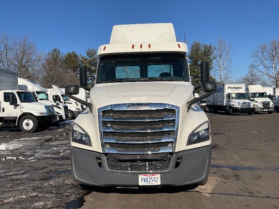 Day Cab Tractor-Heavy Duty Tractors-Freightliner-2019-T12664ST-Capitol Heights-MD-562,109\n\t\tmiles-$ 36,250 - Image 2