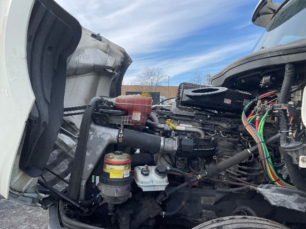 Day Cab Tractor-Heavy Duty Tractors-Freightliner-2019-T12664ST-Capitol Heights-MD-578,794\n\t\tmiles-$ 35,750 - Image 15