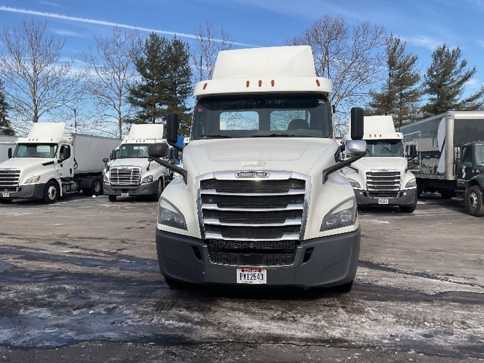 Day Cab Tractor-Heavy Duty Tractors-Freightliner-2019-T12664ST-Capitol Heights-MD-578,794\n\t\tmiles-$ 35,750 - Image 2