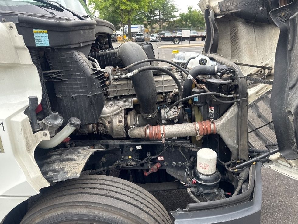 Day Cab Tractor-Heavy Duty Tractors-Freightliner-2019-T12664ST-Capitol Heights-MD-699,429\n\t\tmiles-$ 22,500 - Image 15