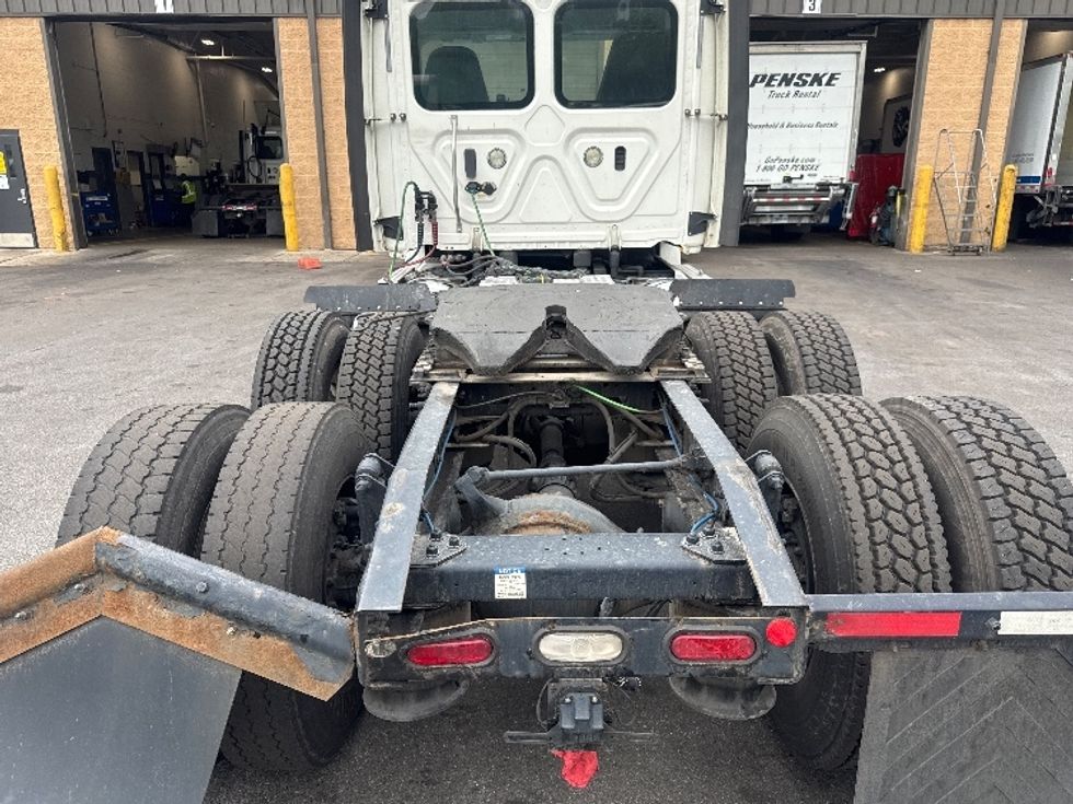 Day Cab Tractor-Heavy Duty Tractors-Freightliner-2019-T12664ST-Capitol Heights-MD-699,429\n\t\tmiles-$ 22,500 - Image 6