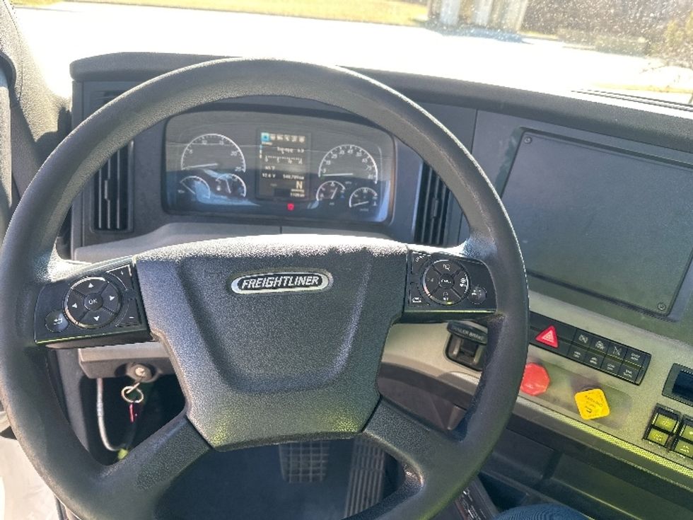 Day Cab Tractor-Heavy Duty Tractors-Freightliner-2019-T12664ST-Carrollton-TX-555,637\n\t\tmiles-$ 37,250 - Image 10