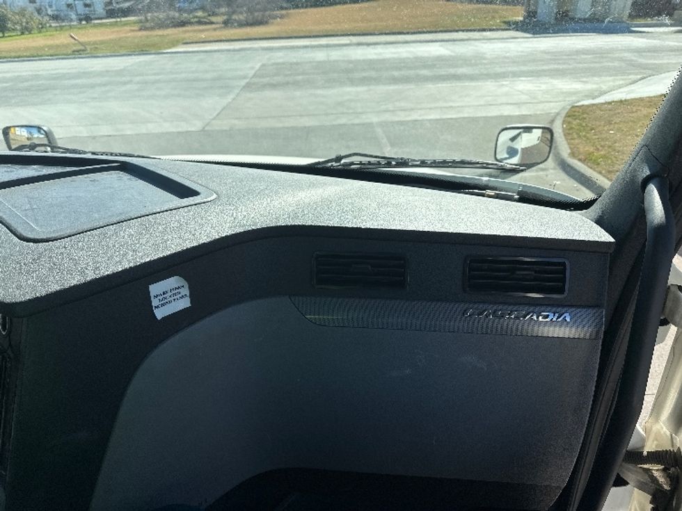 Day Cab Tractor-Heavy Duty Tractors-Freightliner-2019-T12664ST-Carrollton-TX-555,637\n\t\tmiles-$ 37,250 - Image 12