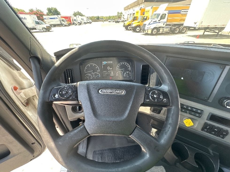 Day Cab Tractor-Heavy Duty Tractors-Freightliner-2019-T12664ST-Carrollton-TX-671,791\n\t\tmiles-$ 28,000 - Image 11
